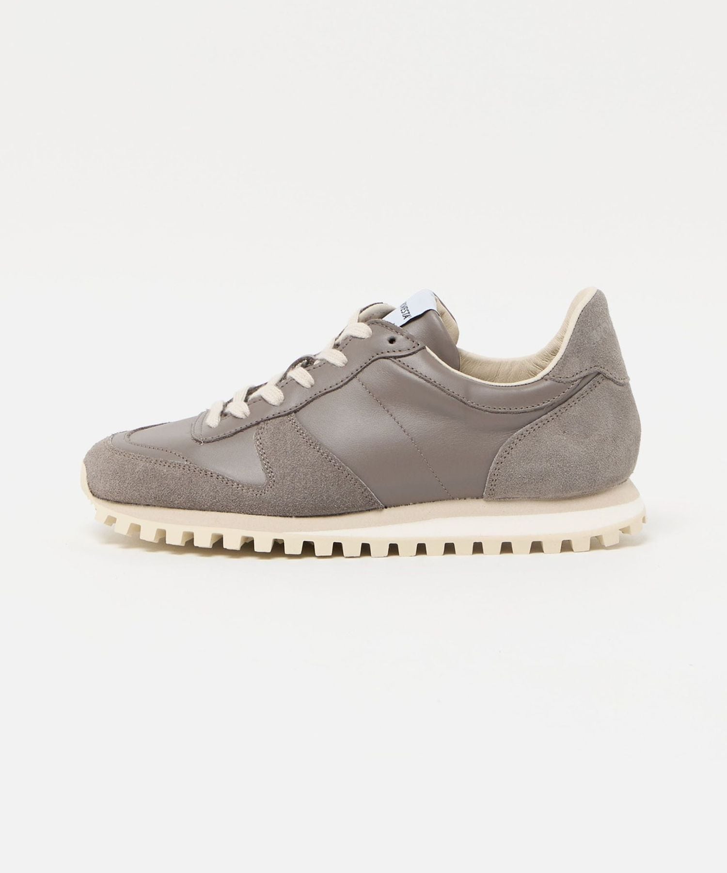 NOVESTA＞ LEATHER TRAIL スニーカー
