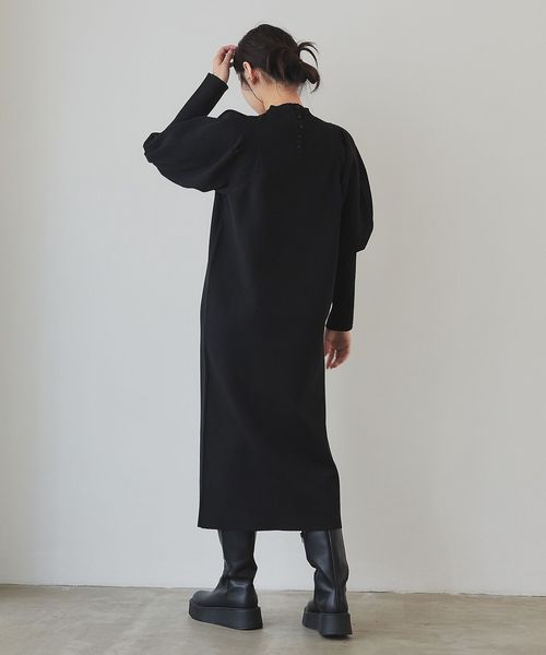 EMMEL REFINES  フィット＆パフィー シェイプ ニットワンピース EMMEL REFINES＞EM スウェットライク パフスリーブ ニットワンピース