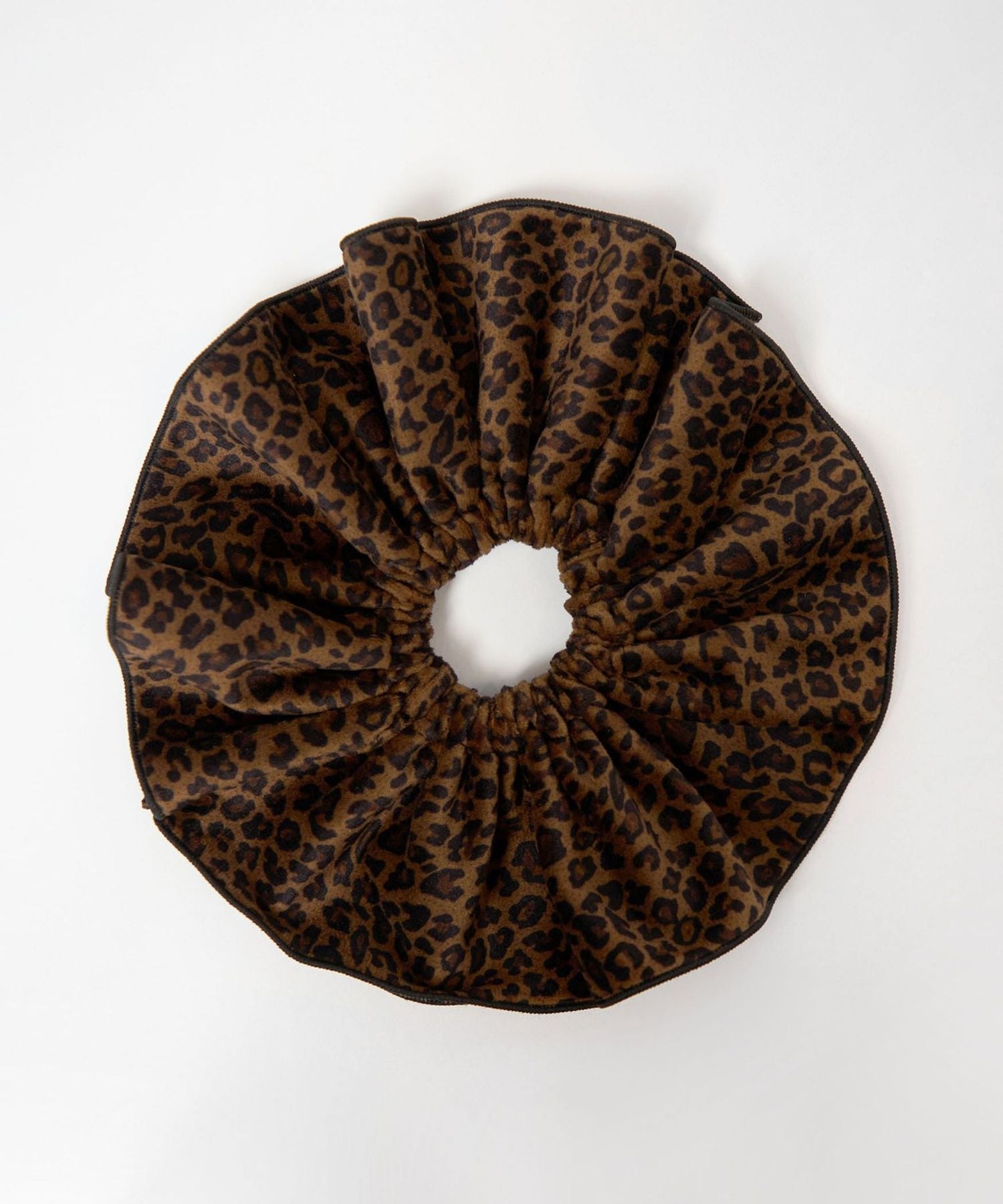 ぴんくさま専用EMMEL REFINES エメルリファインズ レオパード EMMEL REFINES＞EM ビッグ レオパード シュシュ