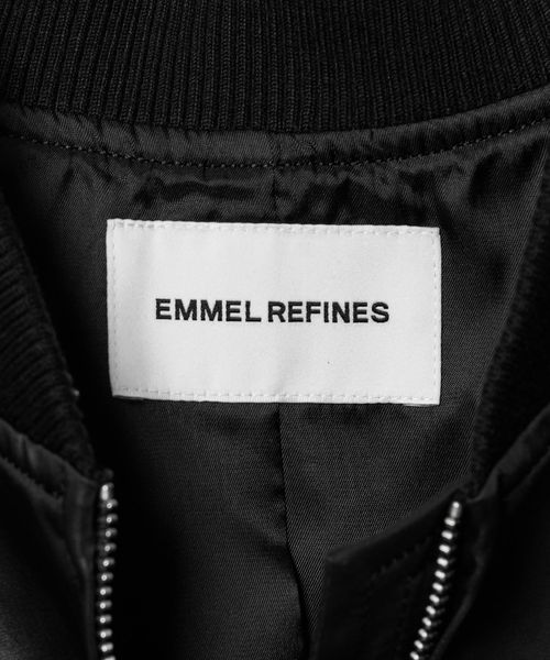 EMMEL REFINES＞EM レザーライク サテン ブルゾン