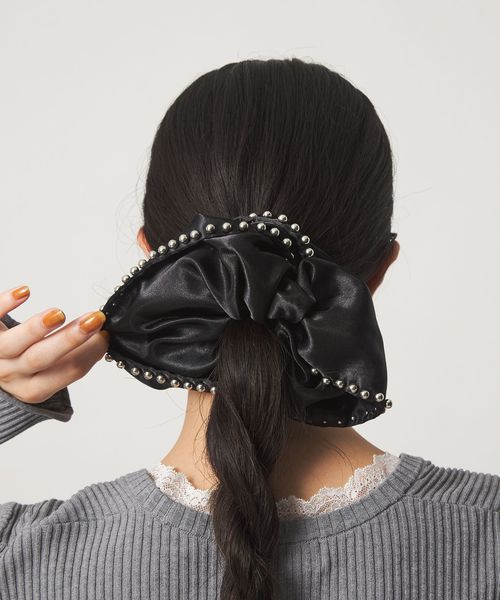 EMMEL REFINES/＜EMMEL REFINES＞EM スタッズ サテン シュシュ/ヘアアクセサリー