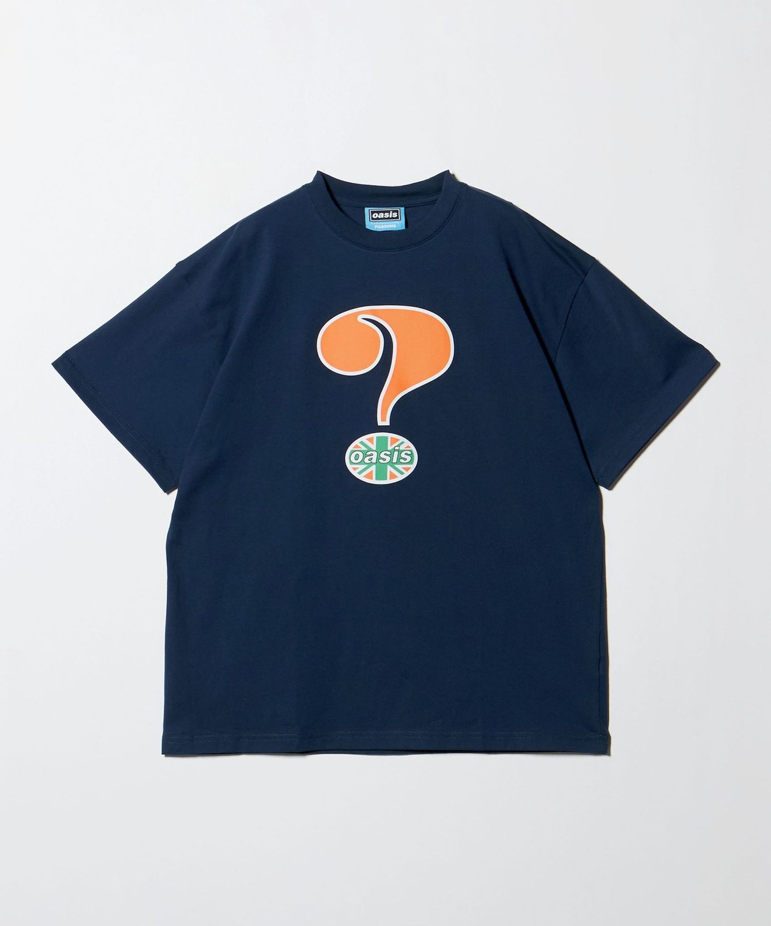 PLEASURES × oasis＞QUESTION Tシャツ