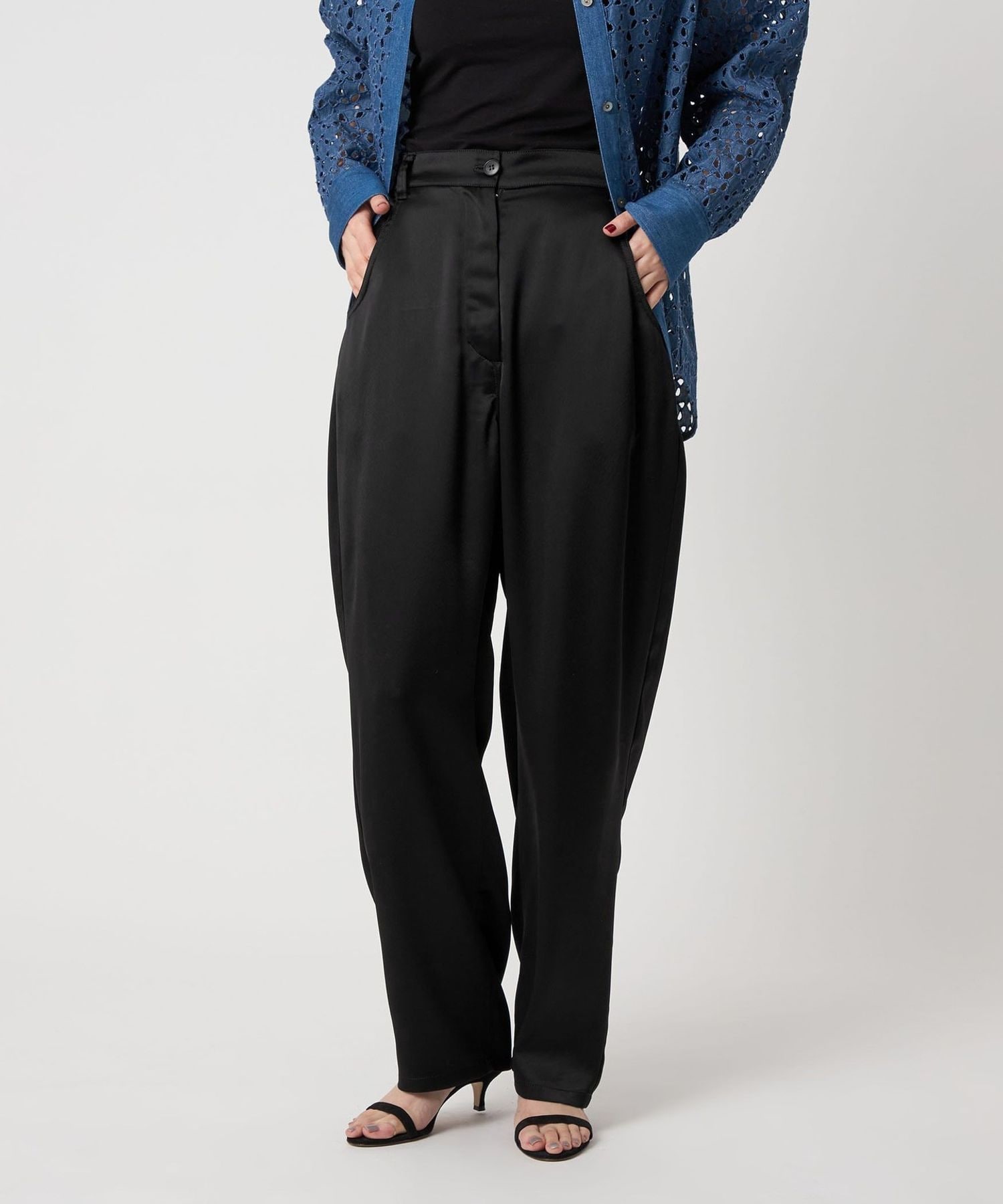 conte＞サテン ストレートパンツ