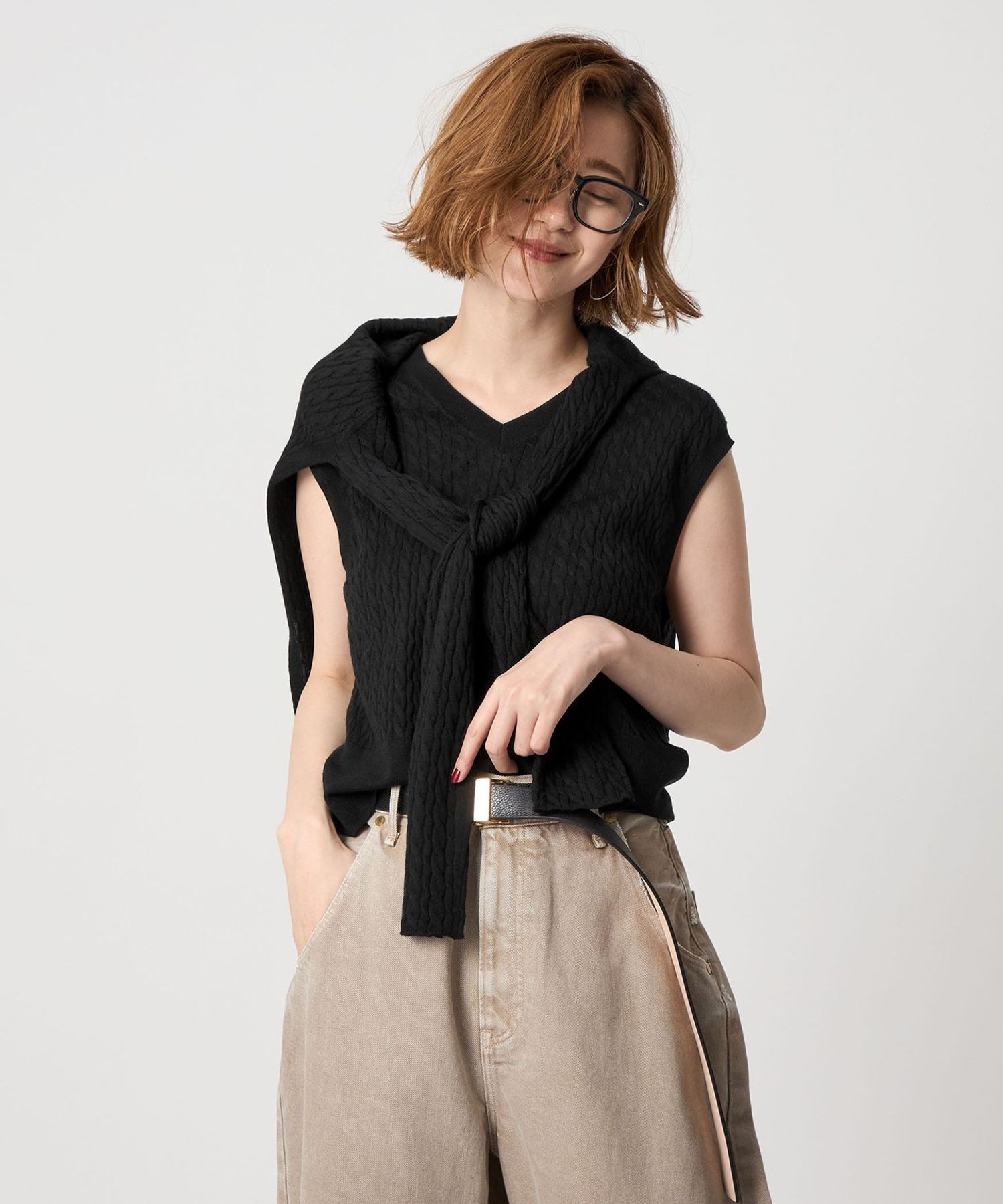美品　conte リブ編み Vネック ニットベスト conte＞シアー Vネックニットベスト