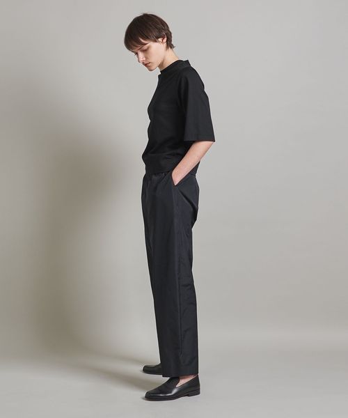 LOEFF＞グロッシー タフタ クロップドパンツ