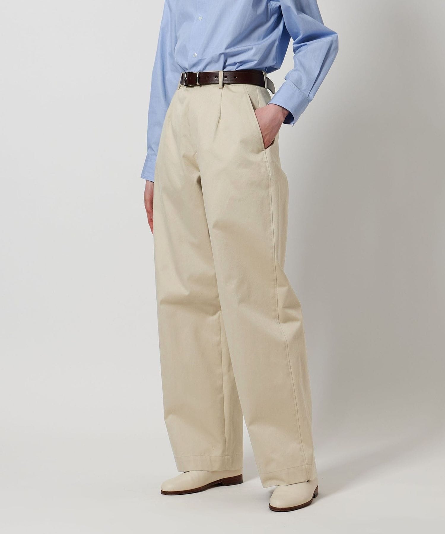 LOEFF＞コットン チノパンツ
