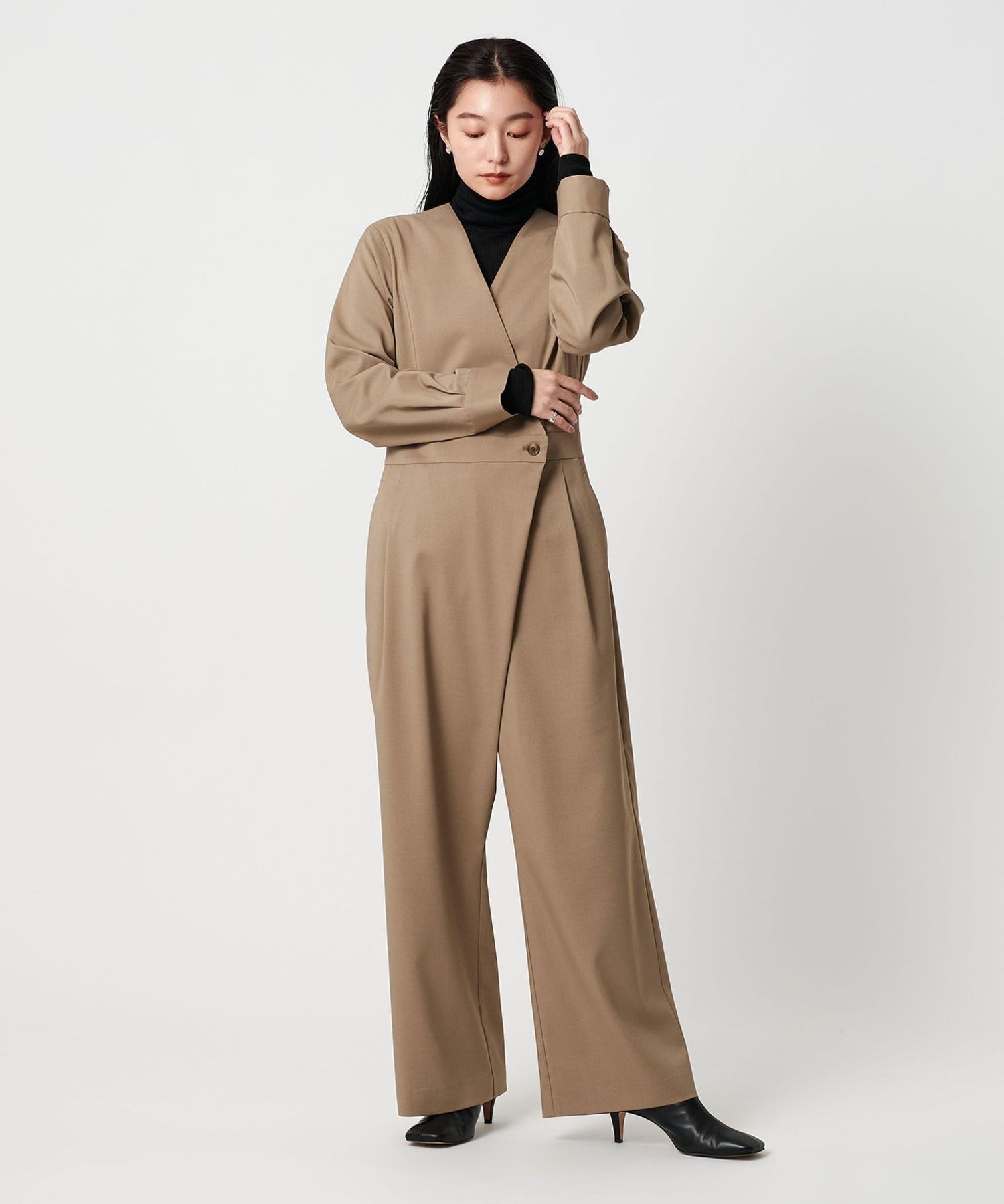 早い者勝ち❗️UNITEDARROWS オールインワン 36サイズ MARW UNITED ARROWS＞Vネック ラップ オールインワン