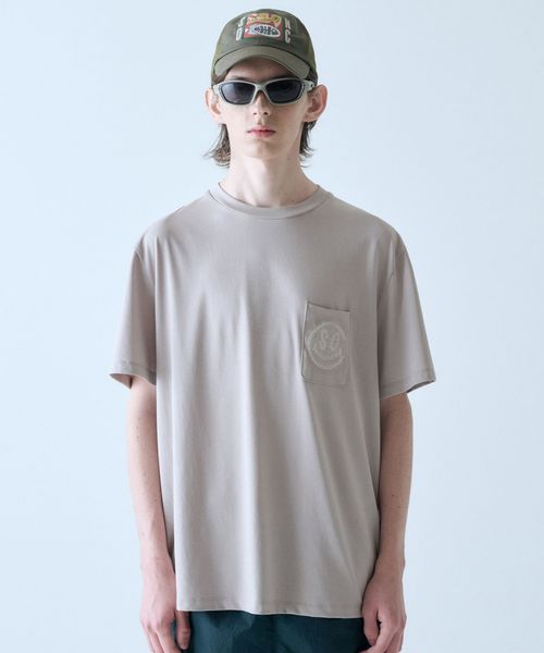 SOMEWHERE OUTSIDE HIKING COMPANY/＜SOMEWHERE OUTSIDE HIKING COMPANY＞ポケットエンブロイダリー Tシャツ/Tシャツ / カットソー